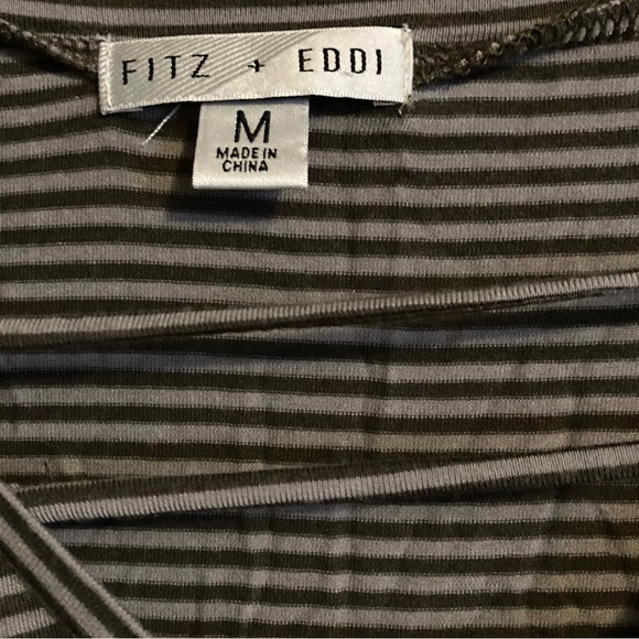 👚(bundle 4 items w/👚for $16) 2 toned gray pullover - Picture 3 of 7